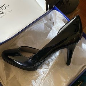 Life Stride velocity with Memory Foam Black pumps sz 9